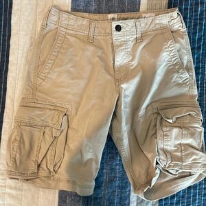 GAP ran 30 regular shorts with pockets on the side